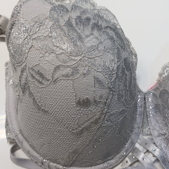 Beautiful white and silver bra 32DD - Picture 3 of 3